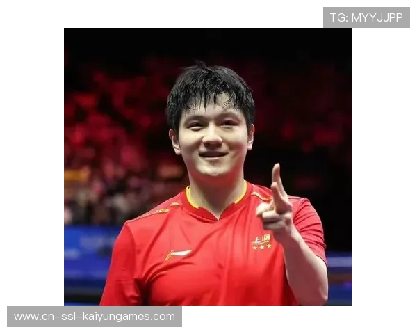 反手神准！樊振东技术细节获尹航称赞，樊振东是正手还是反手