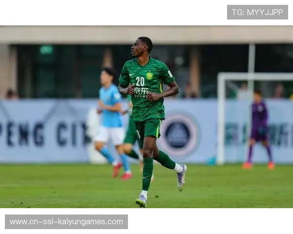 北京国安恩科洛洛头球摆渡到位，后点推射轻松得分