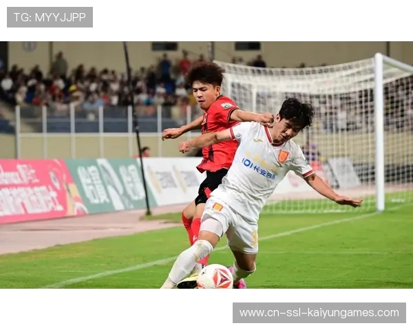 重庆铜梁龙迪马塔压迫门将出球,逼出后场失误 重庆铜梁龙迪马塔压迫门将出球,逼出后场失误